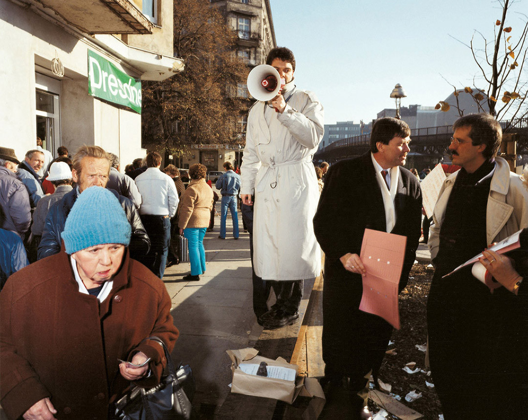 Ausgabe des Begrüßungsgeldes, Berlin-Kreuzberg, Dezember 1989