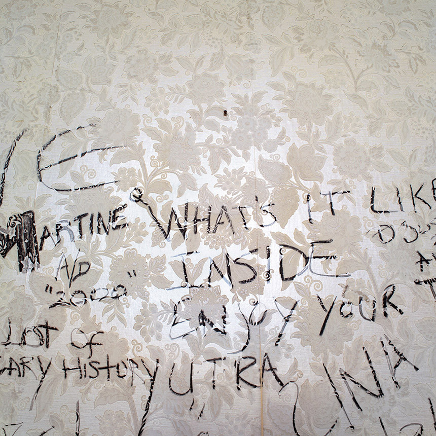 Gerichtsgebäude Crumlin Road, Büro mit Hintergrundprospekt mit Graffiti für eine Spielfilmproduktion der BBC