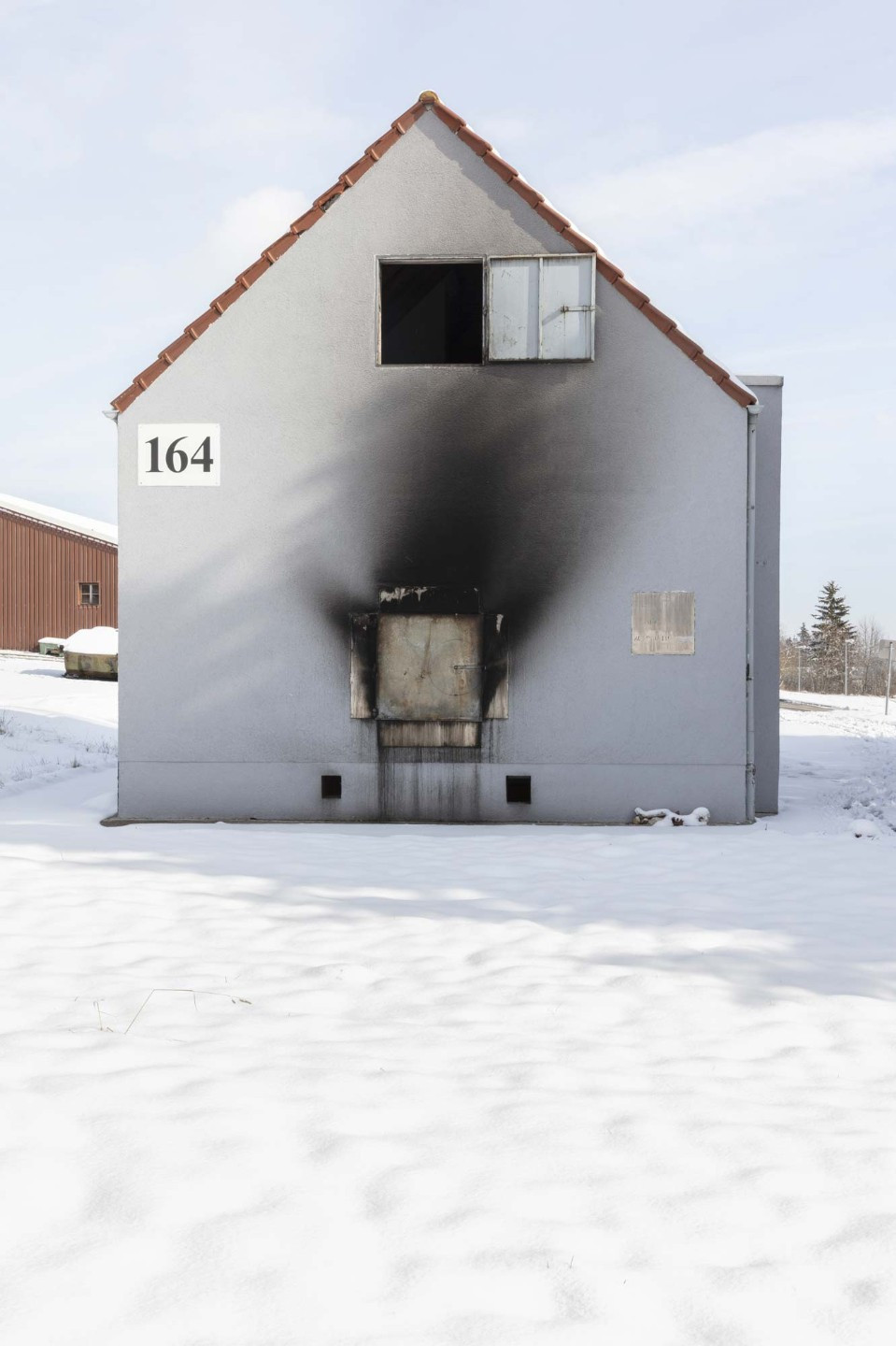 Brandübungsanlage der Schule für ABC-Abwehr und gesetzliche Schutzaufgaben in Stetten am kalten Markt. Das Brandübungshaus 164 ist ein speziell zu diesem Zweck errichtetes Gebäude, das ein Mehrfamilienhaus suggerieren soll. Im Inneren können Brände mit fe